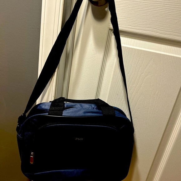 - I-pack small-medium bag NWT - Picture 4 of 8